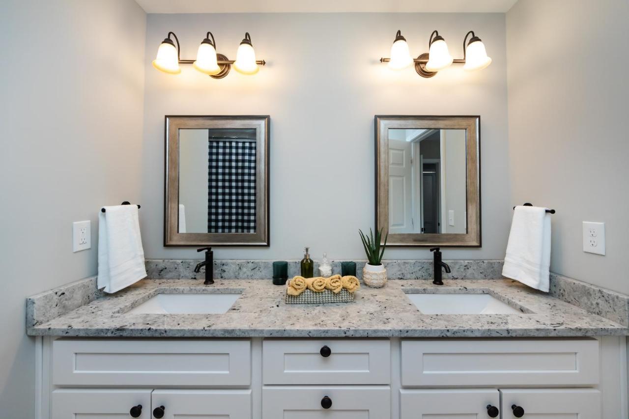 Brandnew Spacious 4 Bedroom House Minutes To Uptown Charlotte Exterior foto